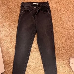 Black Levi’s Skinny Jeans